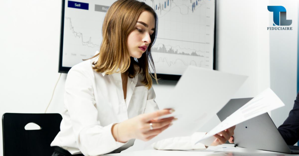 La tenue de comptabilité est bien souvent perçue comme une contrainte administrative. Pourtant, elle constitue un pilier fondamental de la bonne gestion d’une entreprise. En Suisse, comme dans la plupart des pays, tenir une comptabilité n’est pas seulement une obligation légale : c’est un outil stratégique de pilotage, de conformité et d’anticipation.